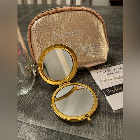 Bride Gift Set - Picture 5 of 12